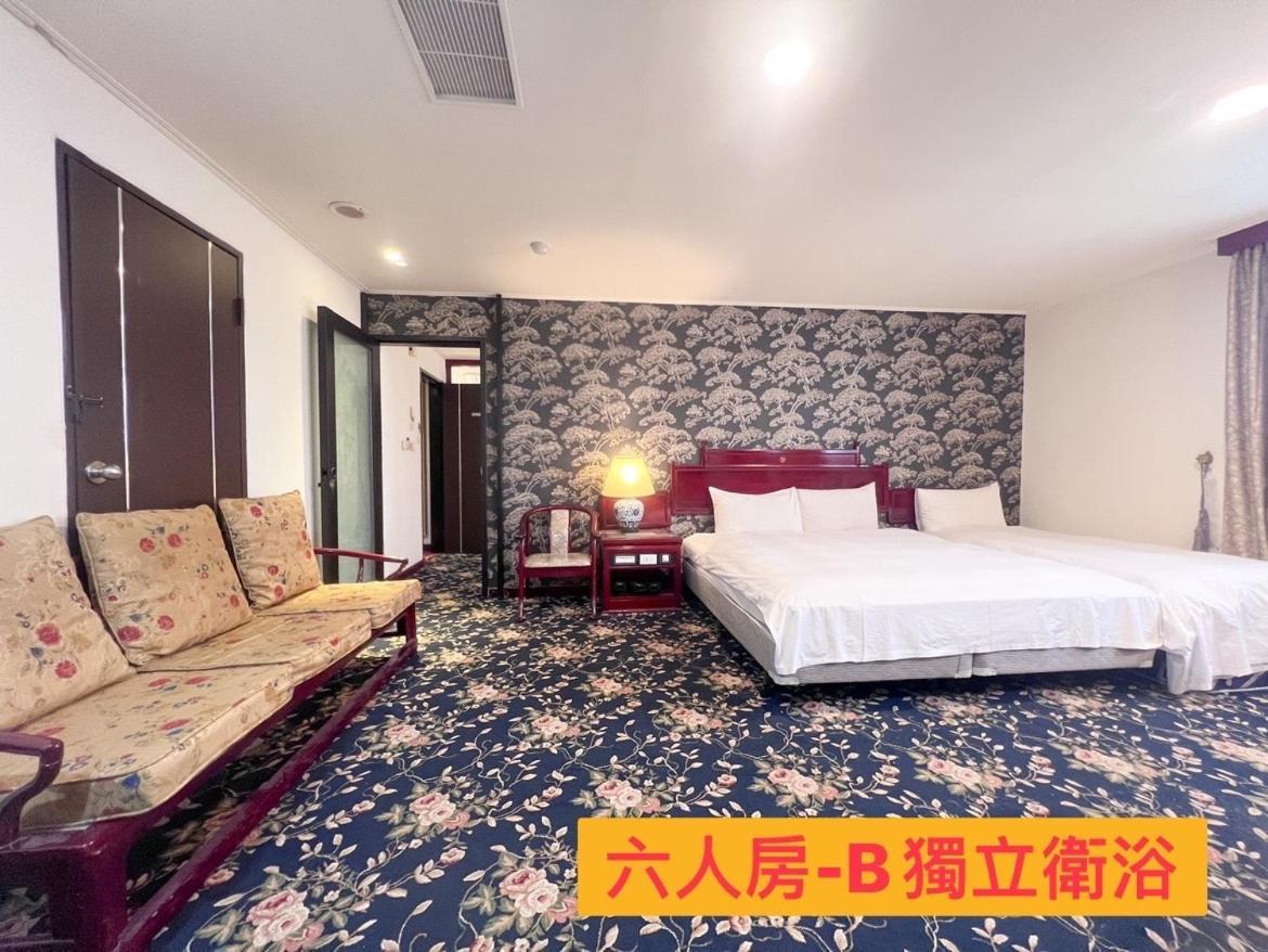 Kiwi Hotel Mrt Wenxin Branch Taichung Exterior photo